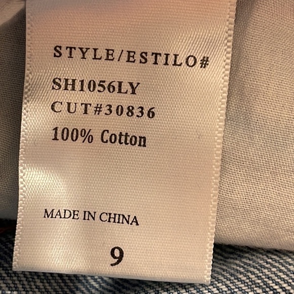 FASHION NOVA Frayed Raw Hem High Waisted Front Zipper Denim Jean Shorts 9 - Picture 5 of 6